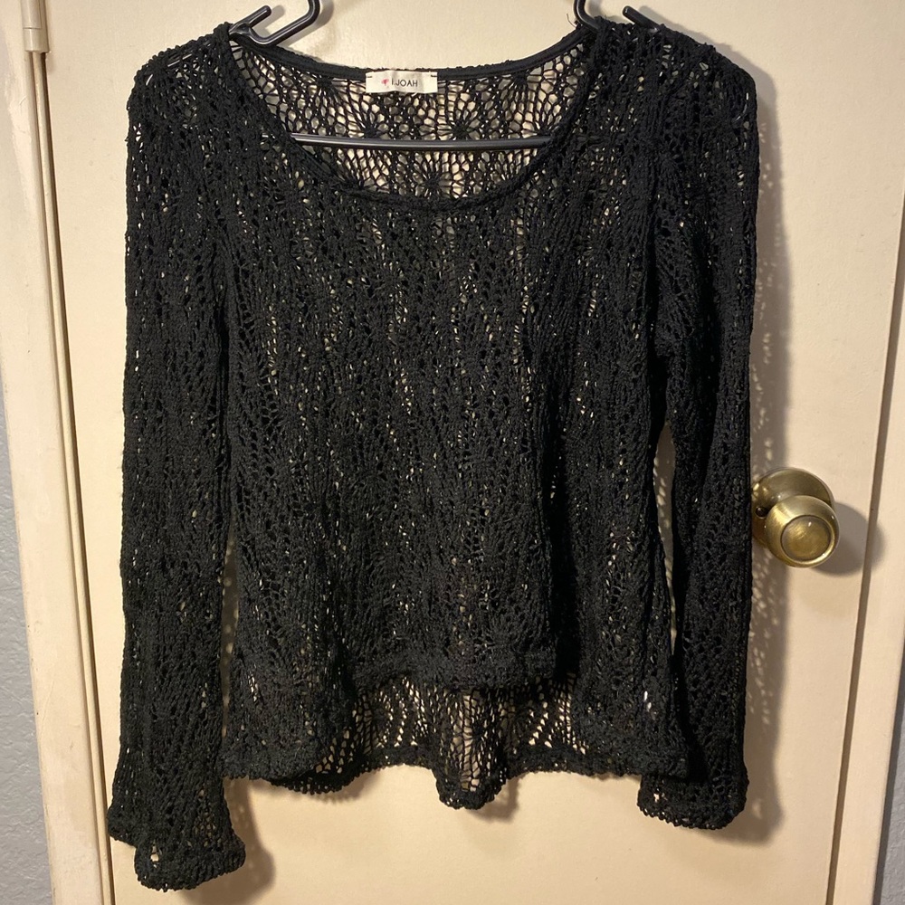 Black long sleeve woven top size Medium 🌺 3/$20